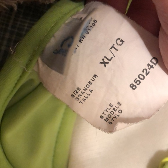 5/$25🖤 lime green bikini top - Picture 3 of 4